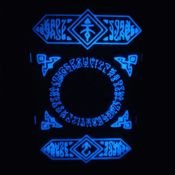 Runas mágicas azules de la Deckbox Colossus Hammer – Inspirado en Magic: The Gathering.