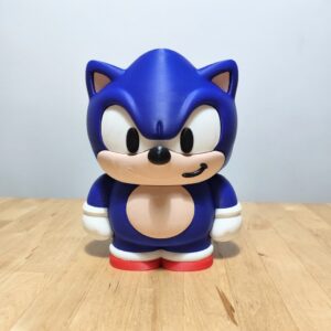 Deckbox 3D inspirada en Sonic the Hedgehog, diseño frontal detallado para cartas coleccionables.